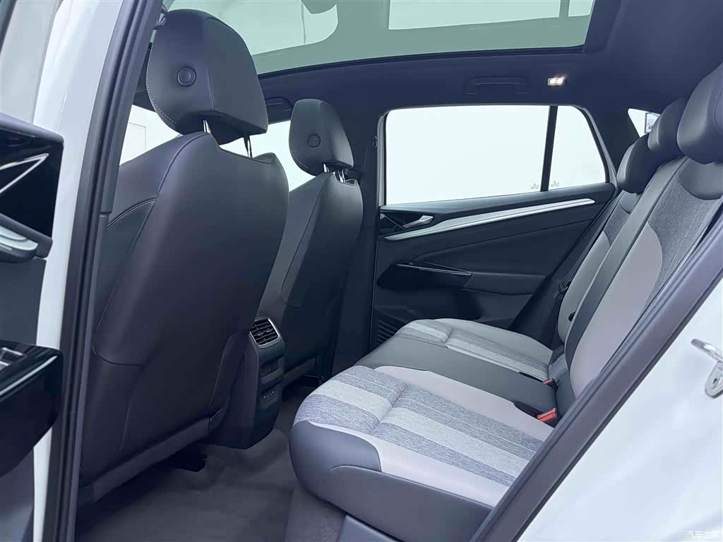 Volkswagen ID.4, 2025 19