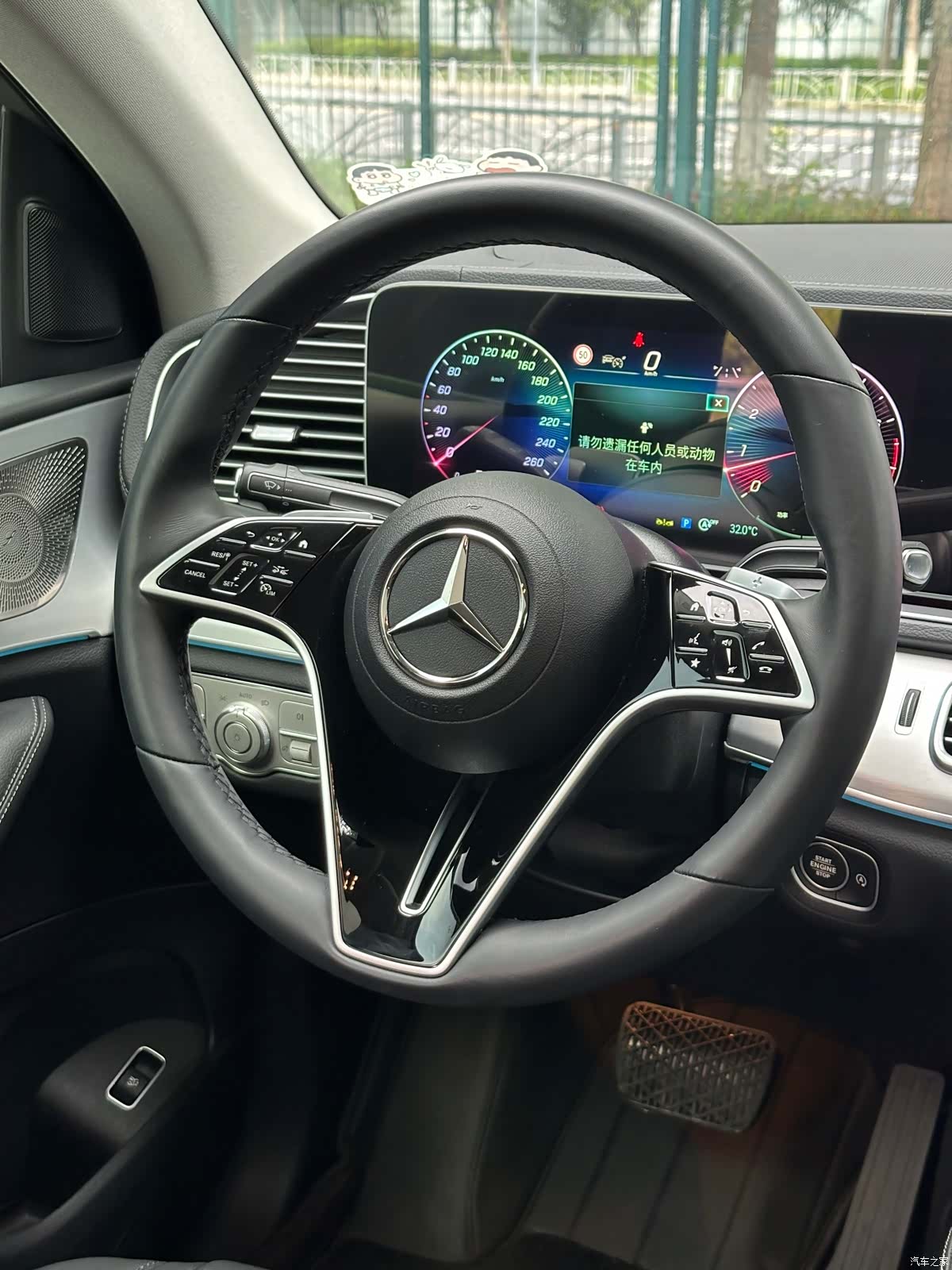 Mercedes-Benz GLE, 2025 19