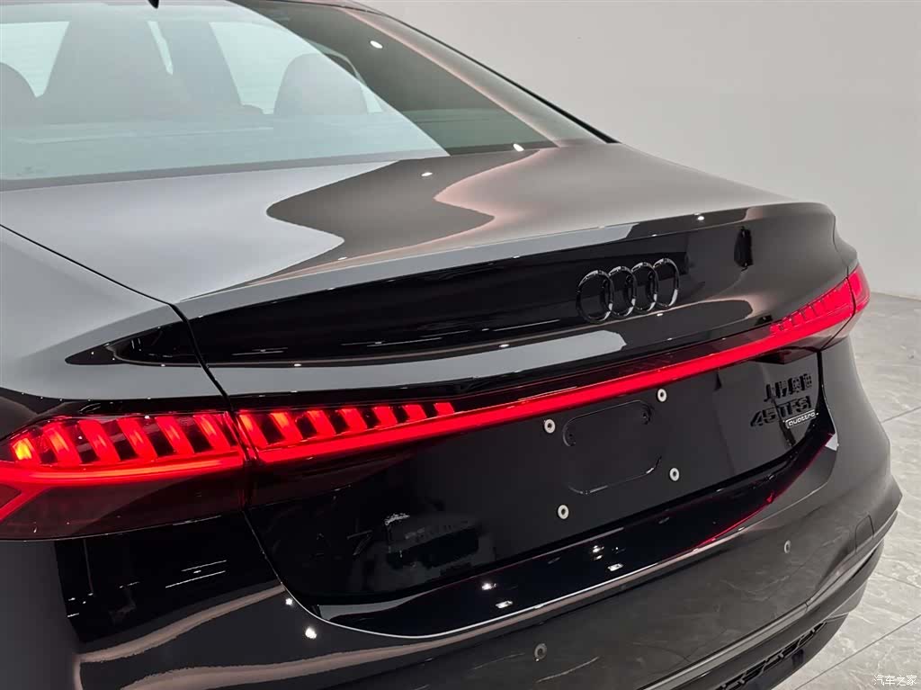 Audi A7L, 2024 20
