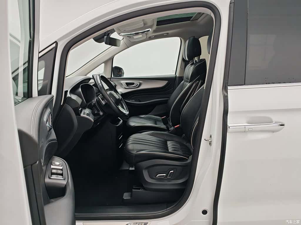 Roewe iMAX8, 2021 10