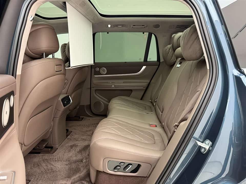 AITO Ask the world M9