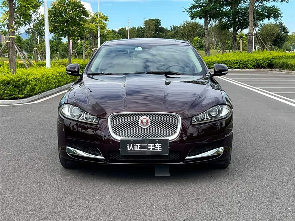 Jaguar XF