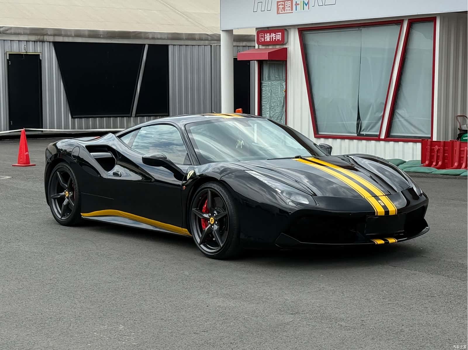 Ferrari 488, 2018 4