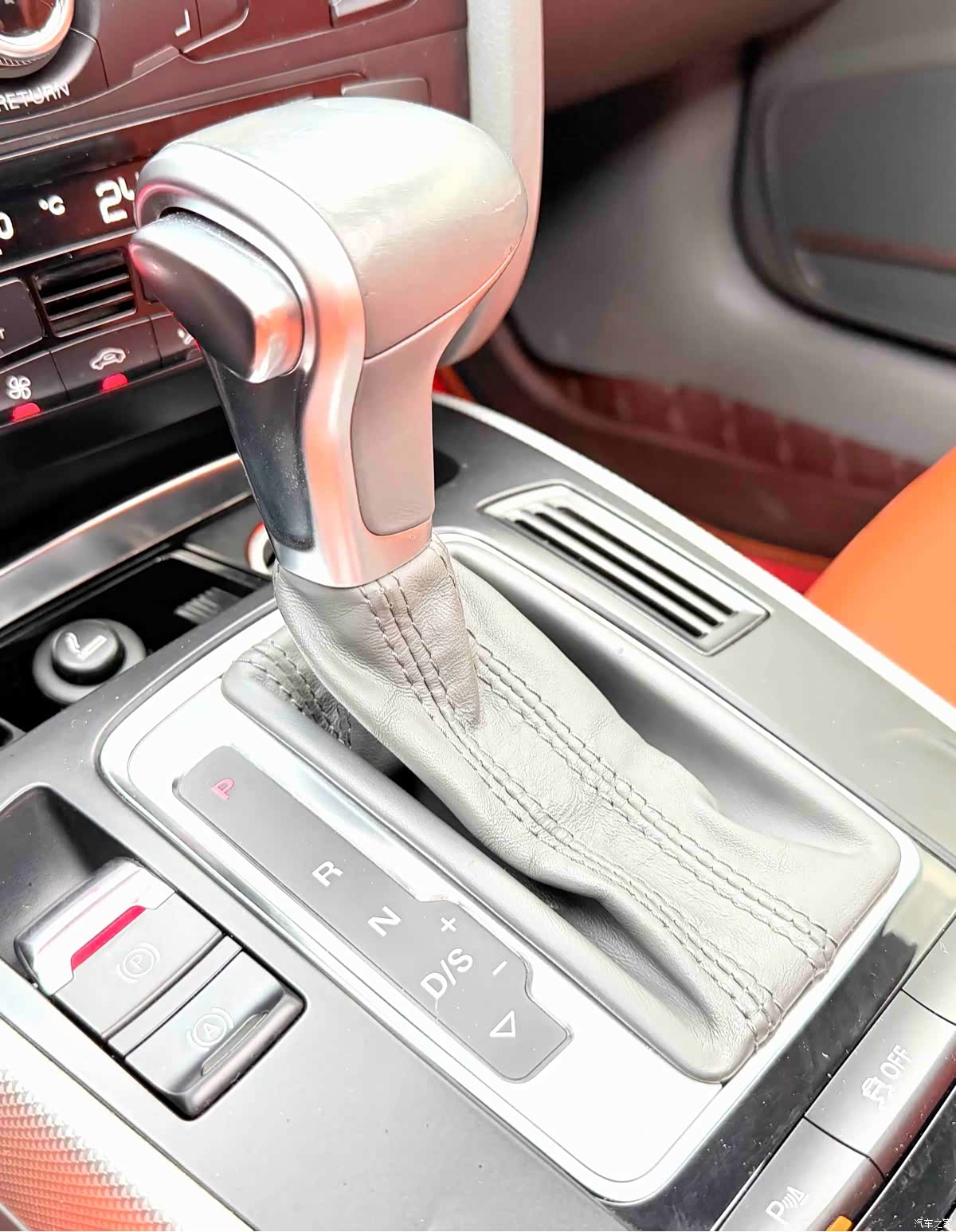 Audi A4L, 2015 19
