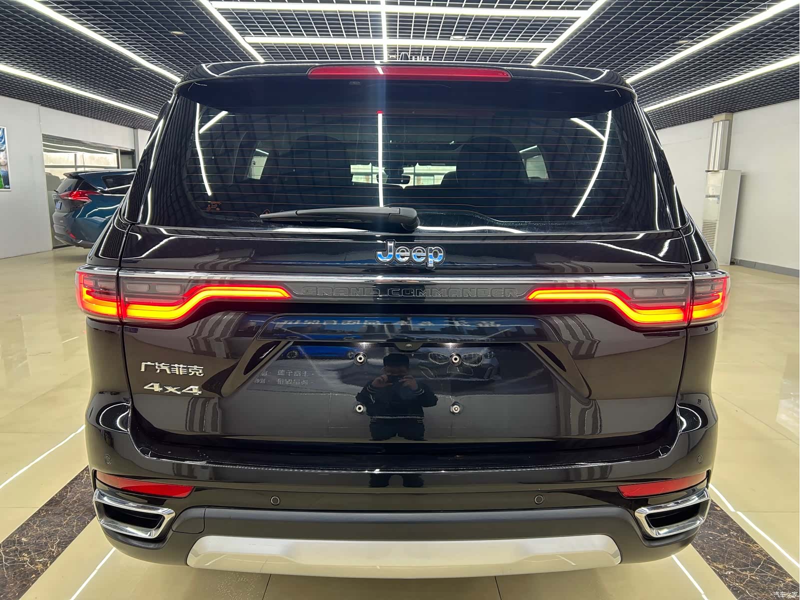 Jeep Grand Commander, 2022 4
