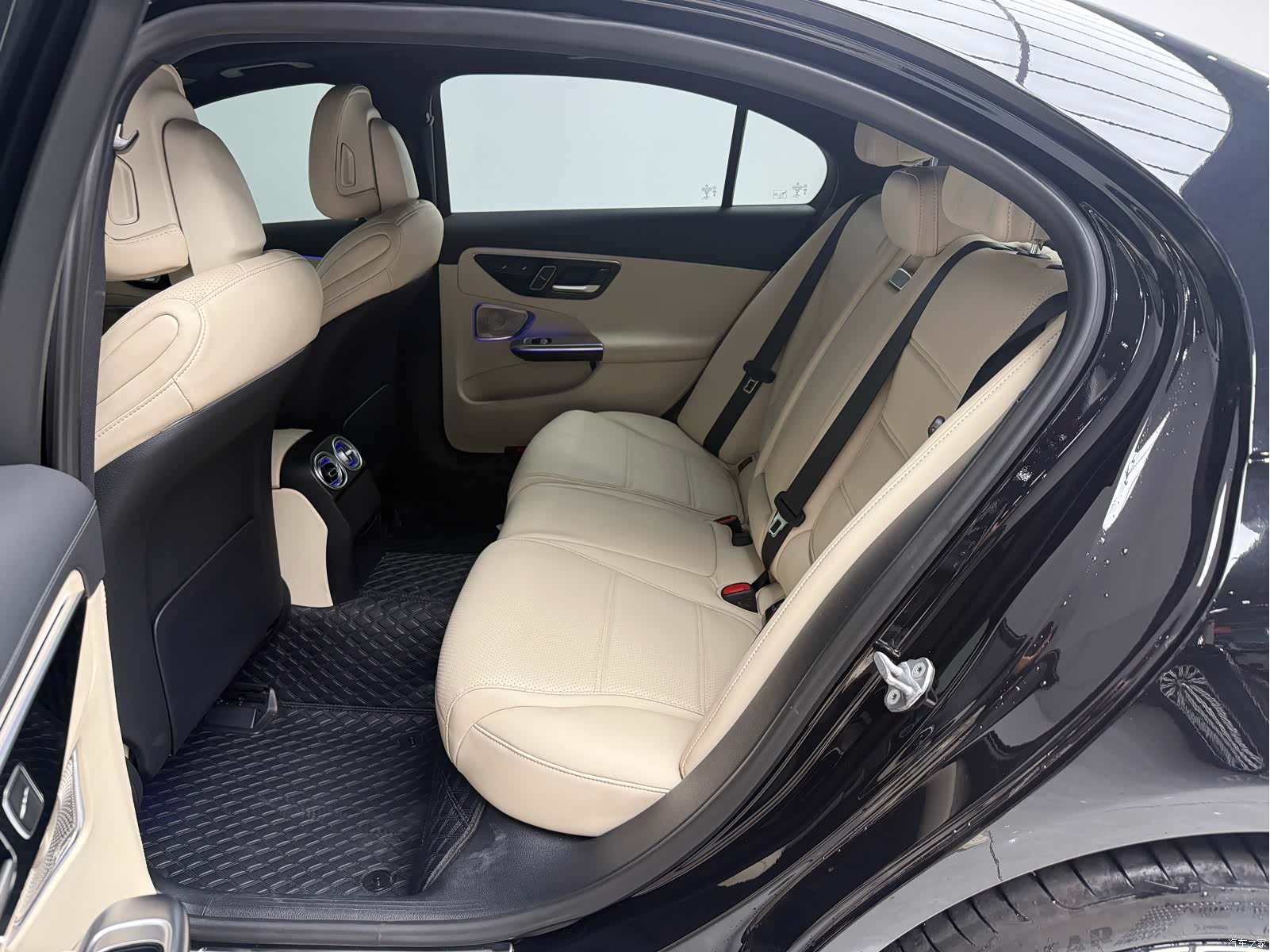 Mercedes-Benz C-Class, 2022 16