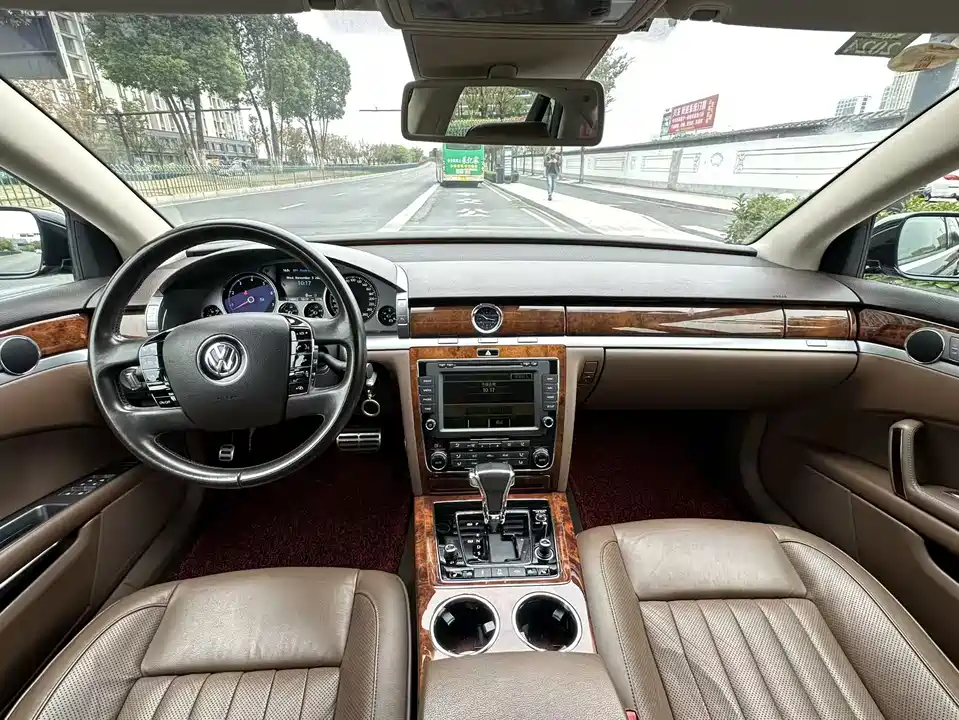 Volkswagen Phaeton
