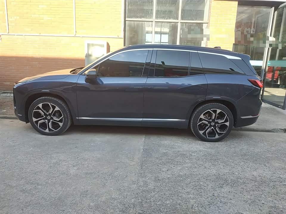 NIO ES8