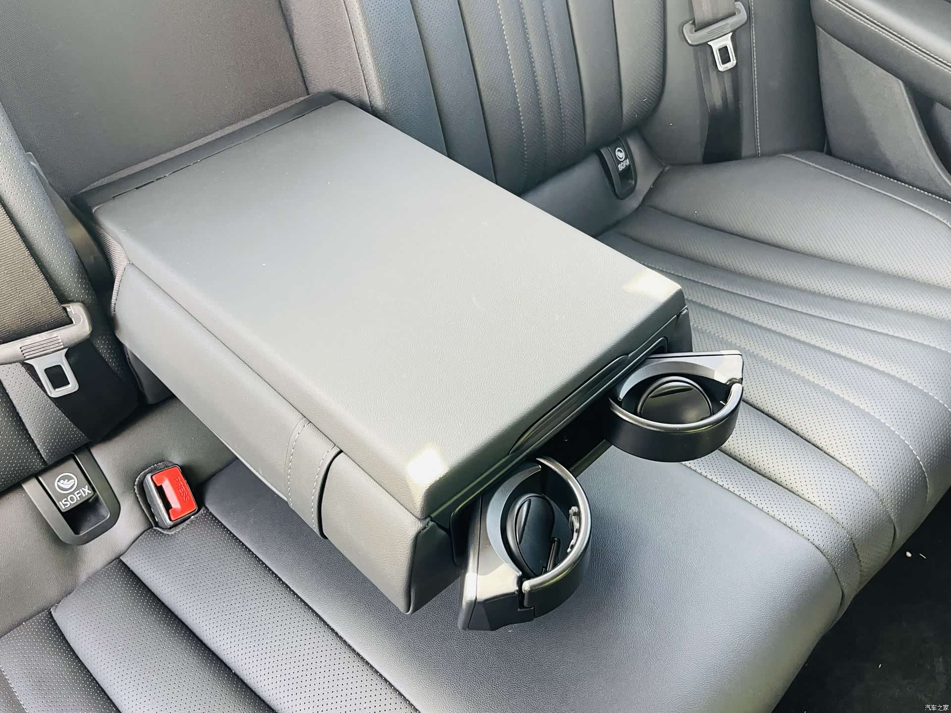 Hongqi H5, 2023 26