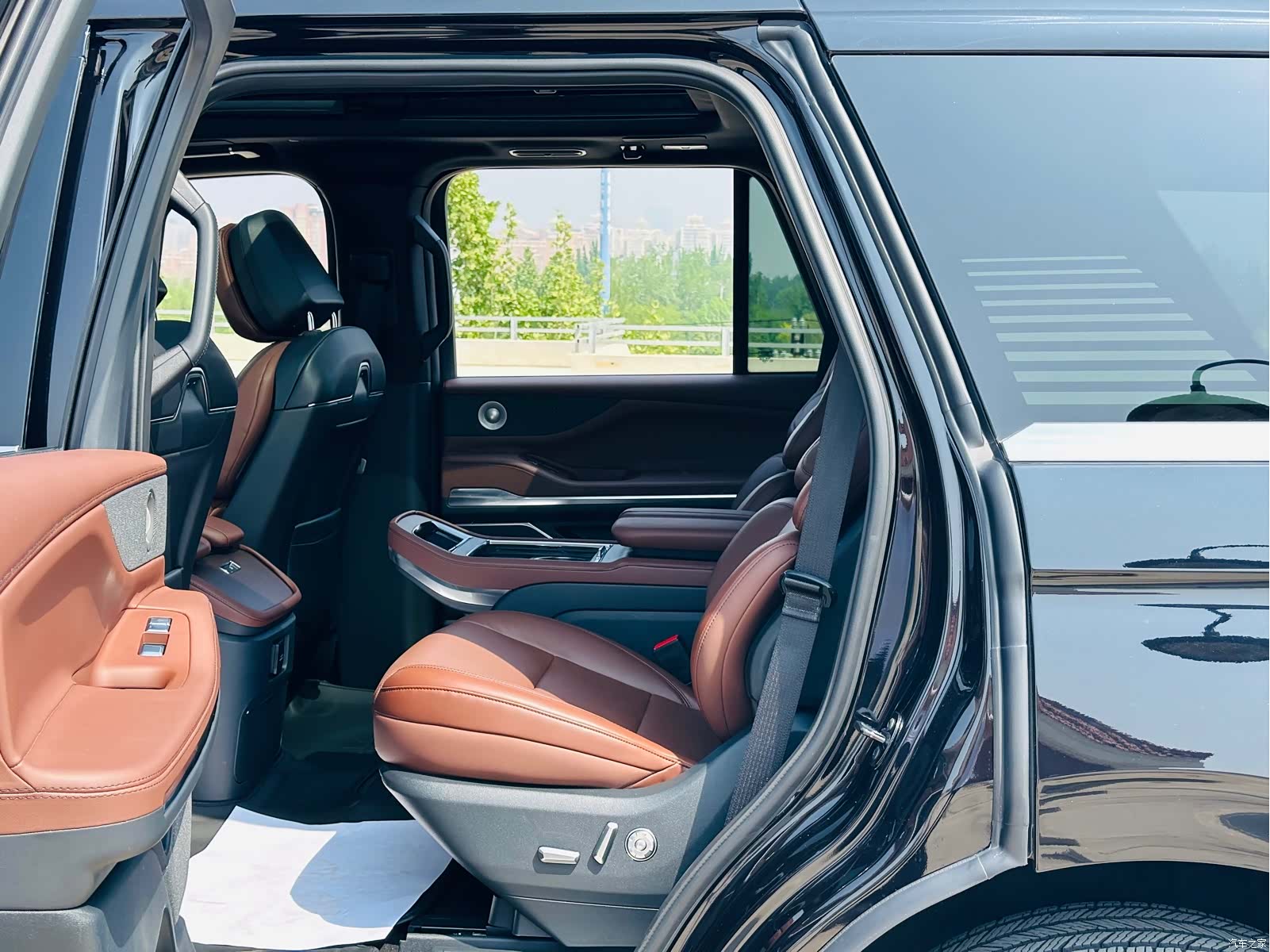 Lincoln Navigator, 2025 13