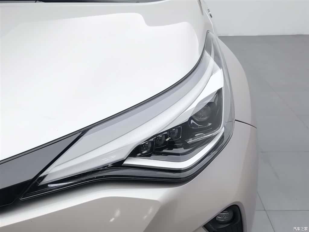 Toyota C-HR, 2022 7