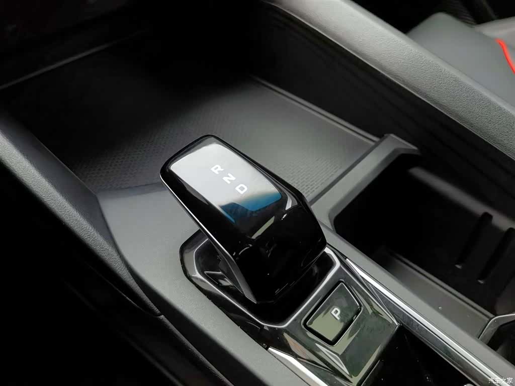 Geely Binray, 2022 13