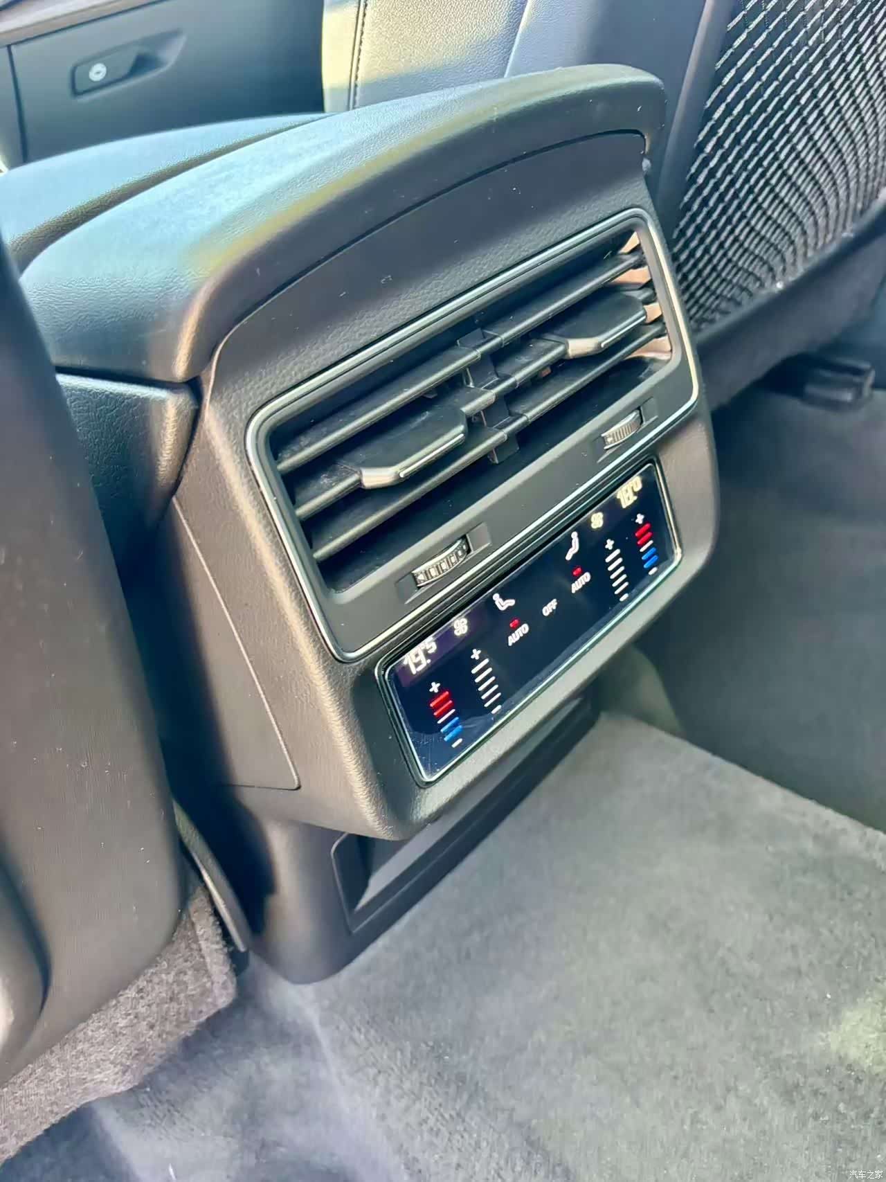 Audi Q7, 2021 11