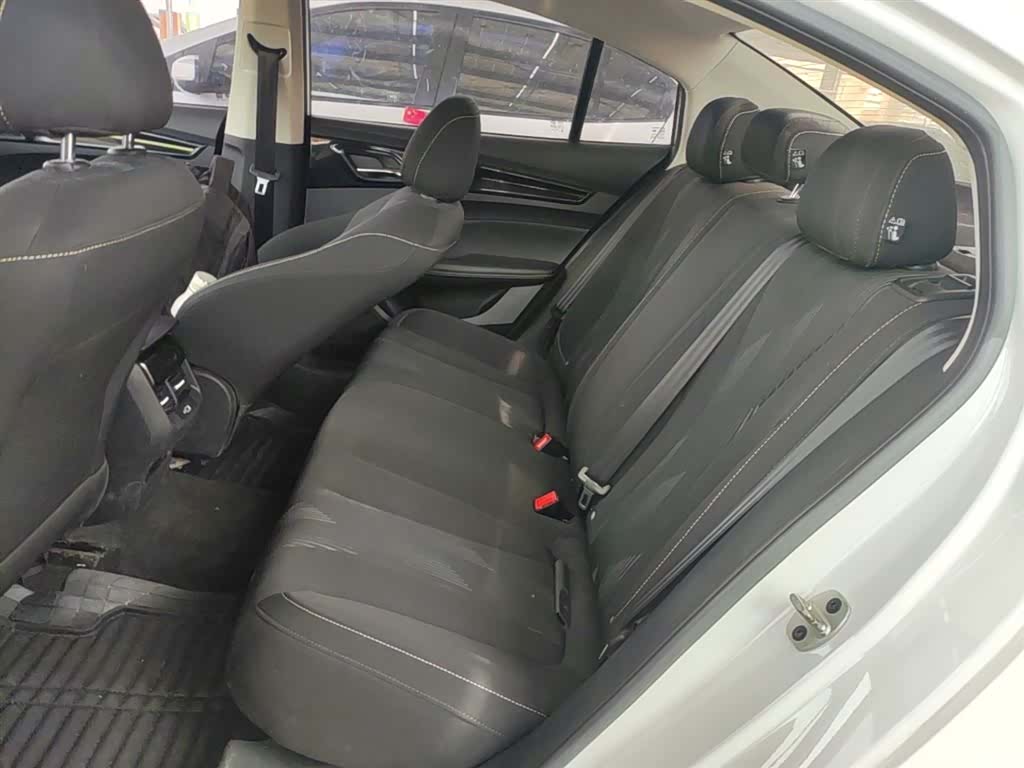 Roewe i5, 2022 17