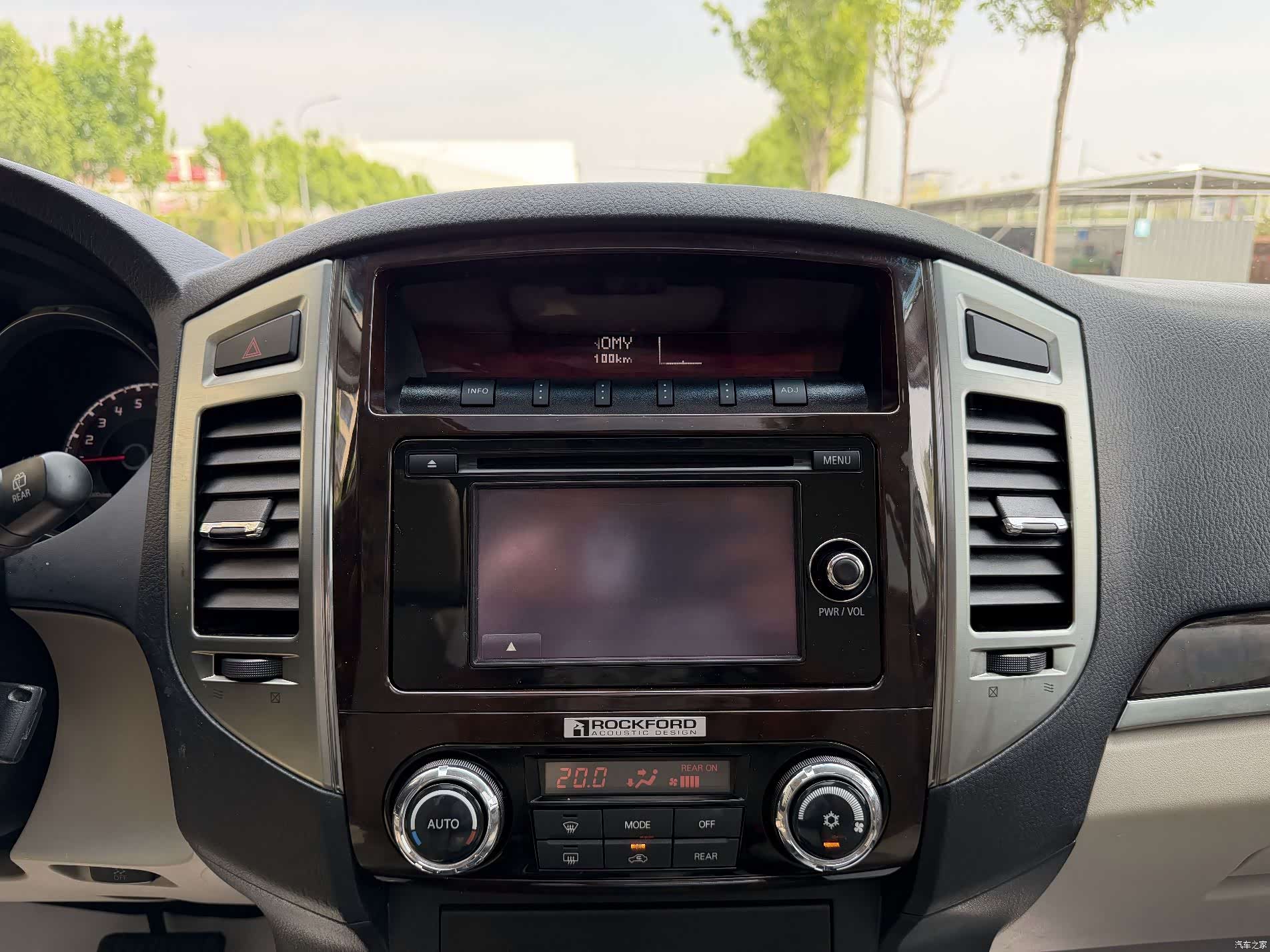 Mitsubishi Pajero, 2019 21