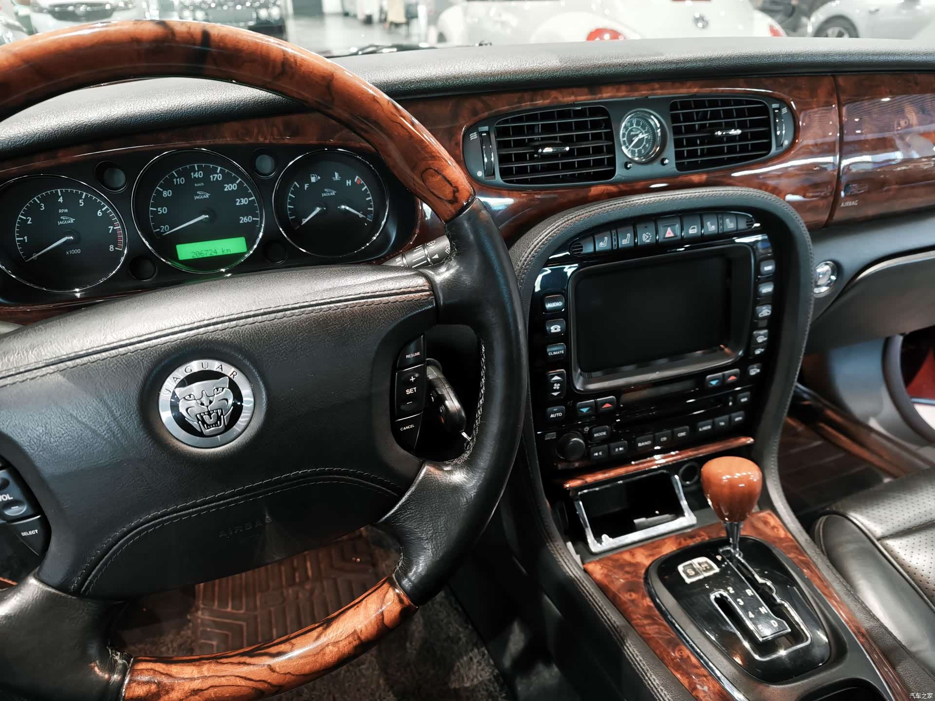 Jaguar XJ, 2009 12