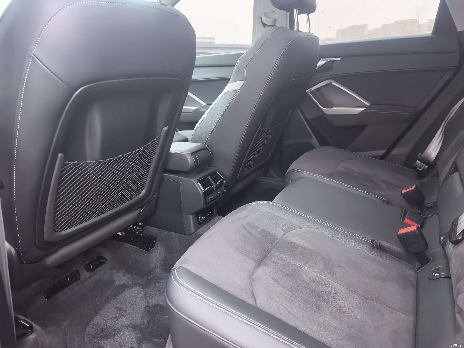 Audi Q3, 2022 11