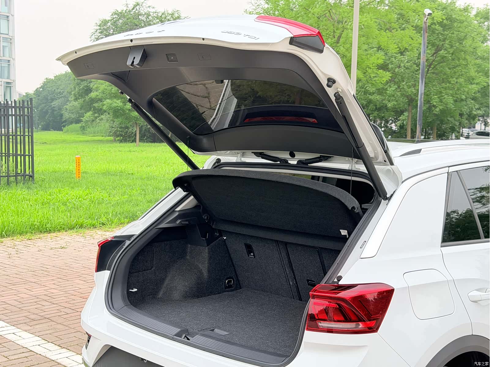 Volkswagen T-ROC, 2019 21