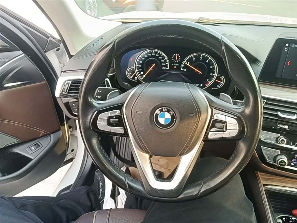 BMW 5 Series, 2018 11