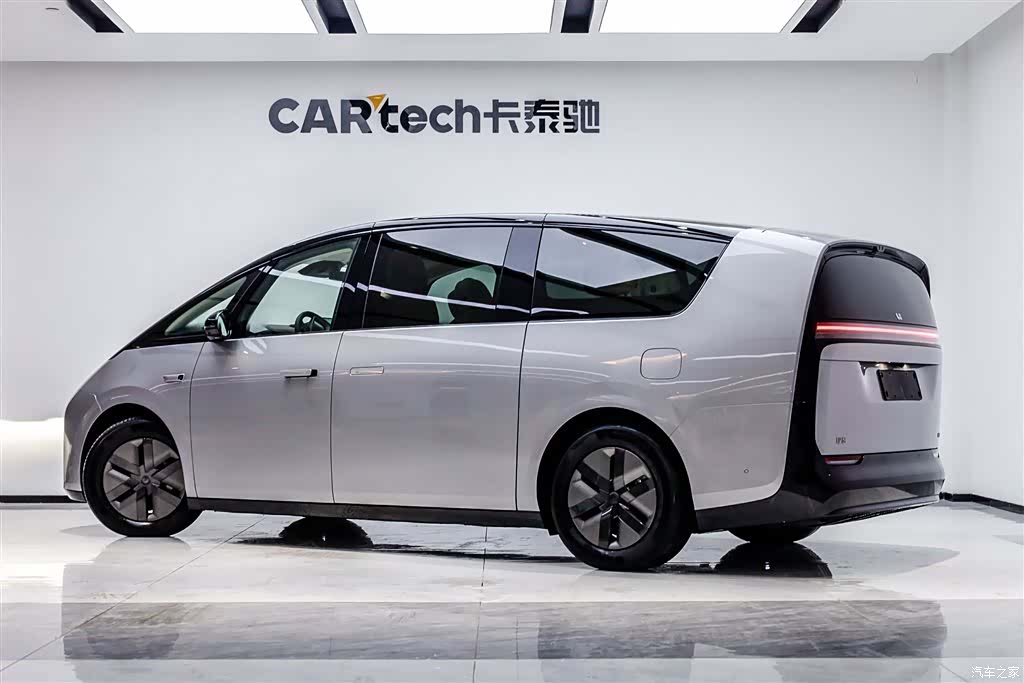 Li Auto MEGA, 2025 4
