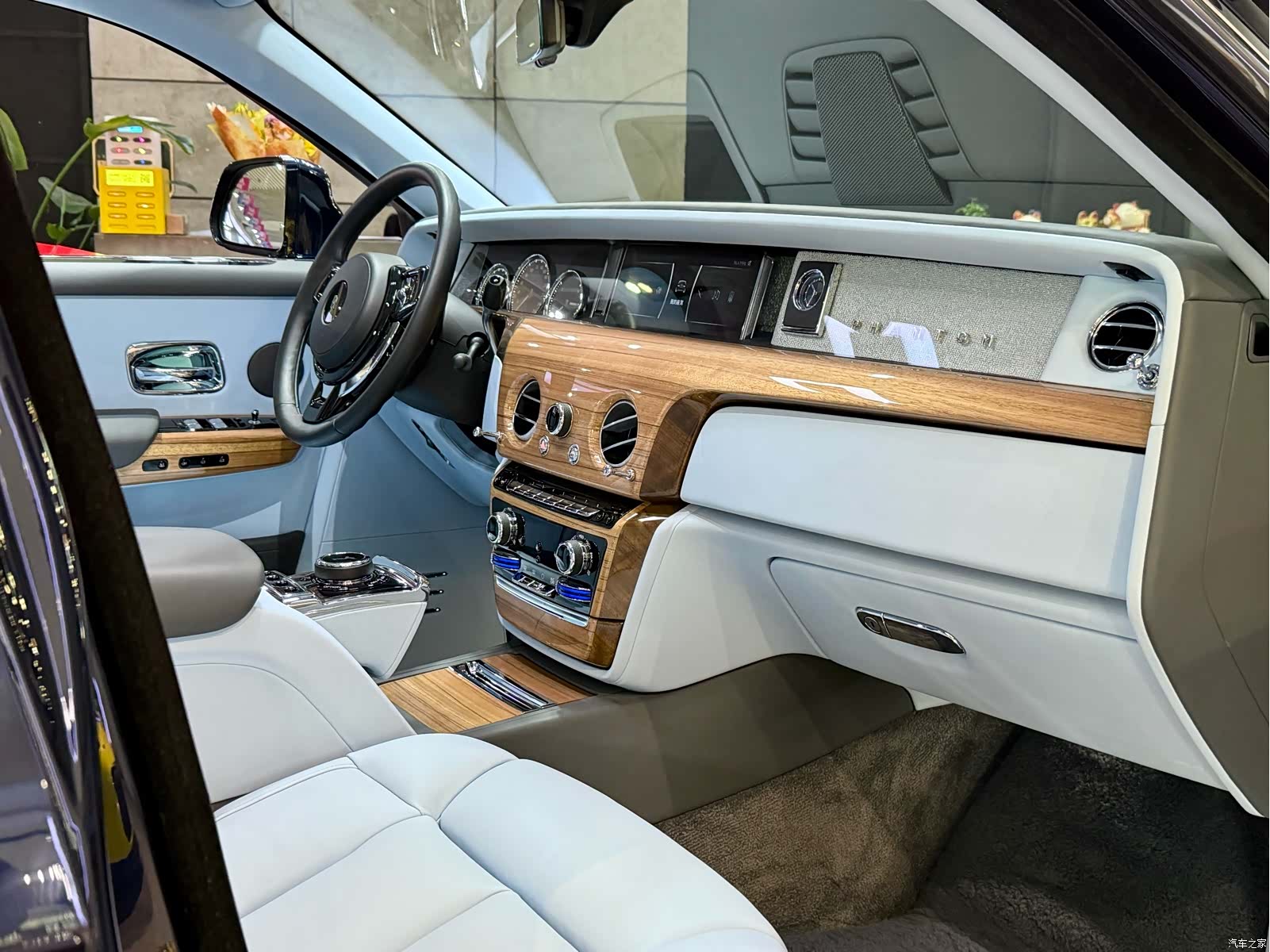 Rolls-Royce Phantom, 2020 19
