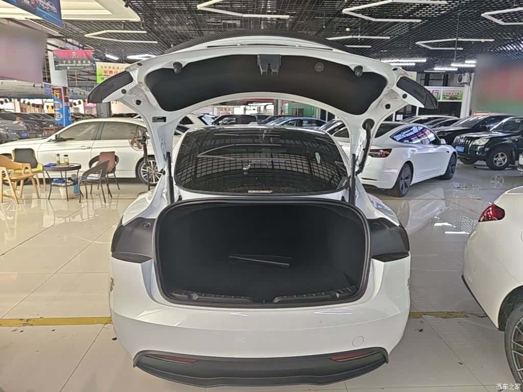 Tesla Model 3, 2025 19