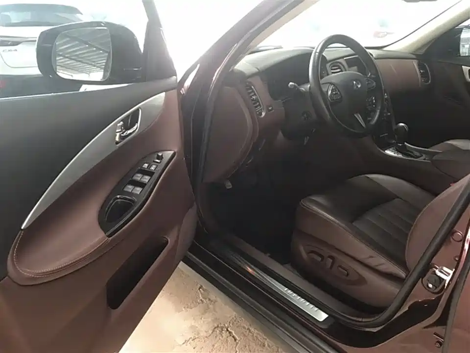 Infiniti QX50