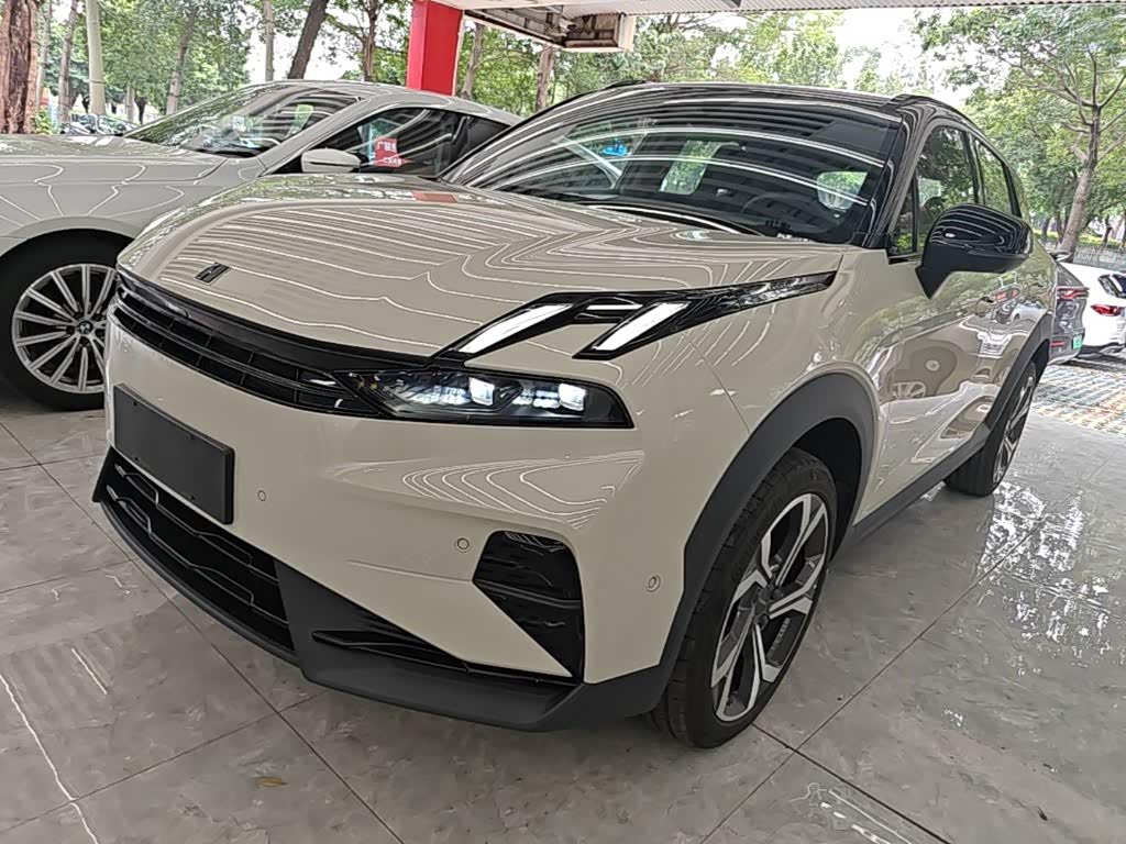 Lynk & Co 06