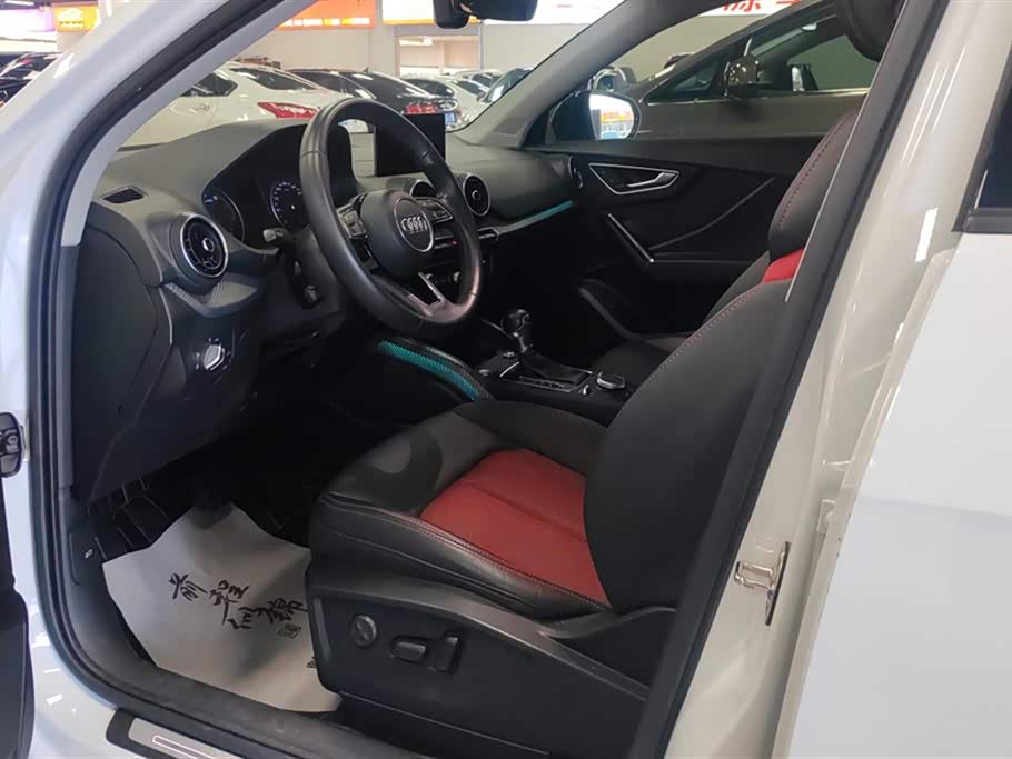Audi Q2L Audi Q2L