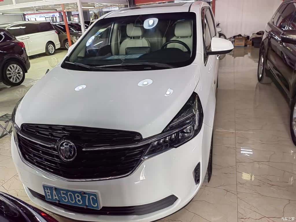 Buick GL8, 2021 1