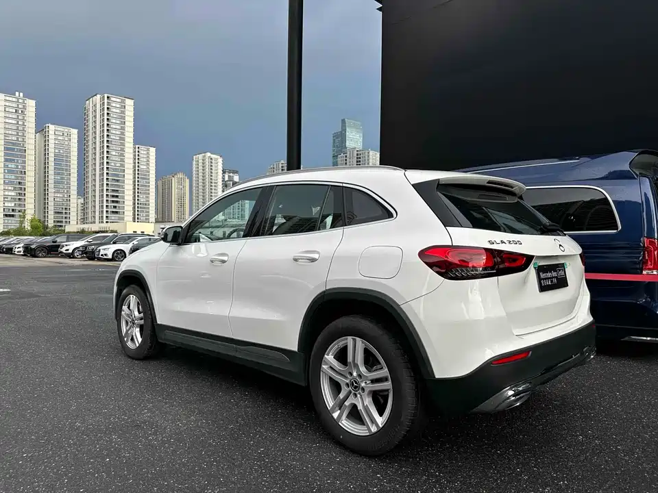 Mercedes-Benz GLA
