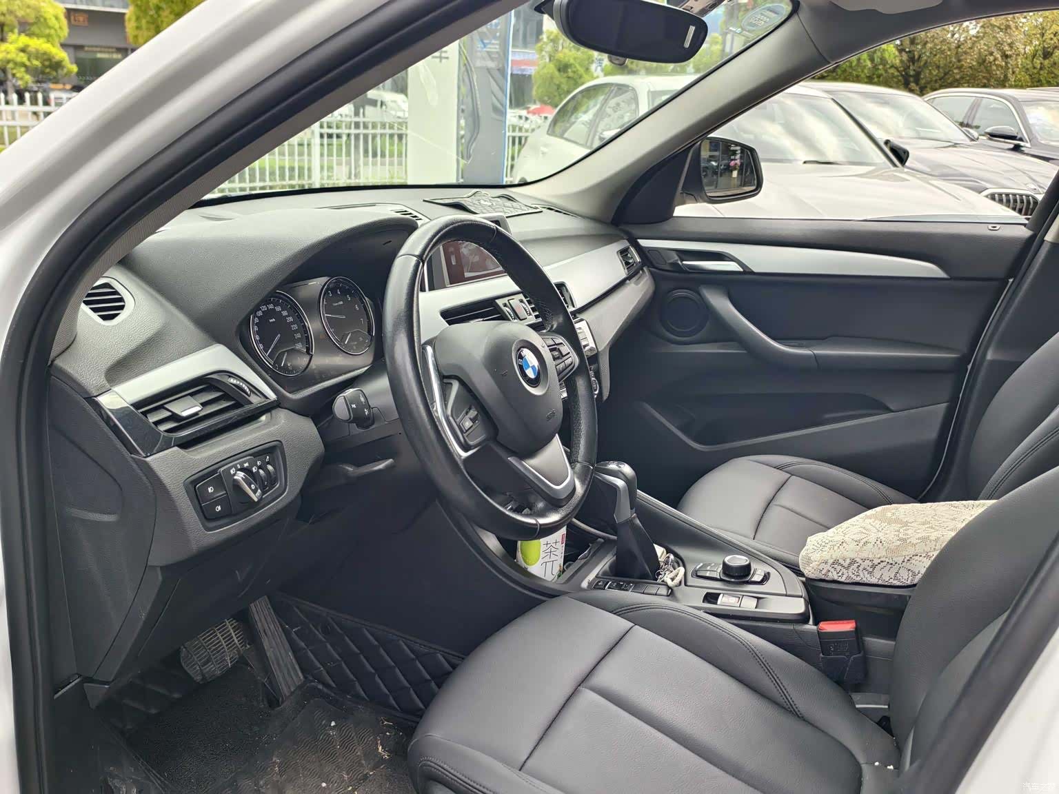 BMW X1, 2019 все фото