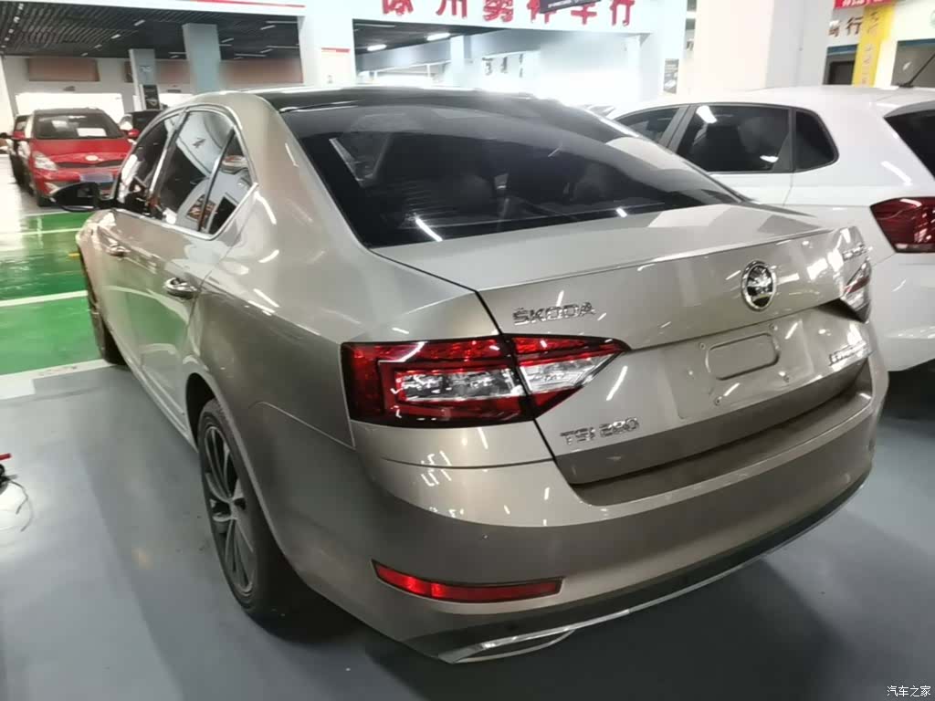 Skoda Octavia, 2018 все фото