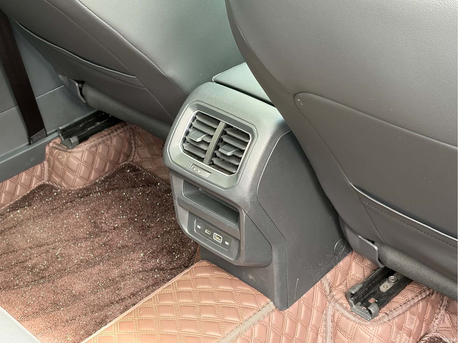 Volkswagen Tiguan L, 2025 13