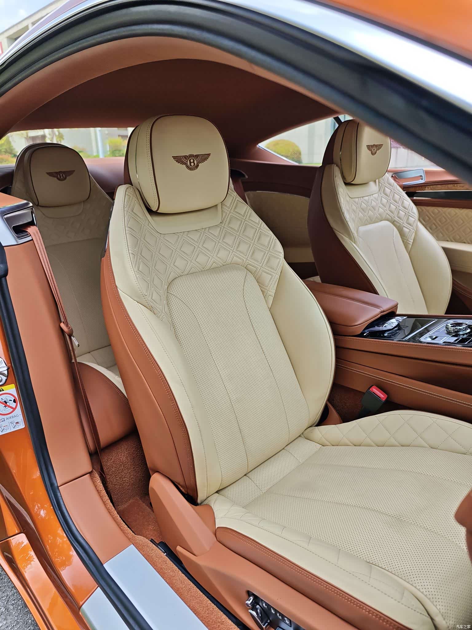 Bentley Continental GT, 2019 13