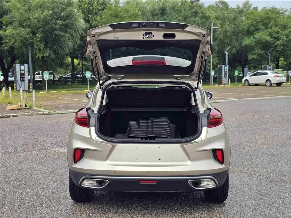 Geely Emgrand GS