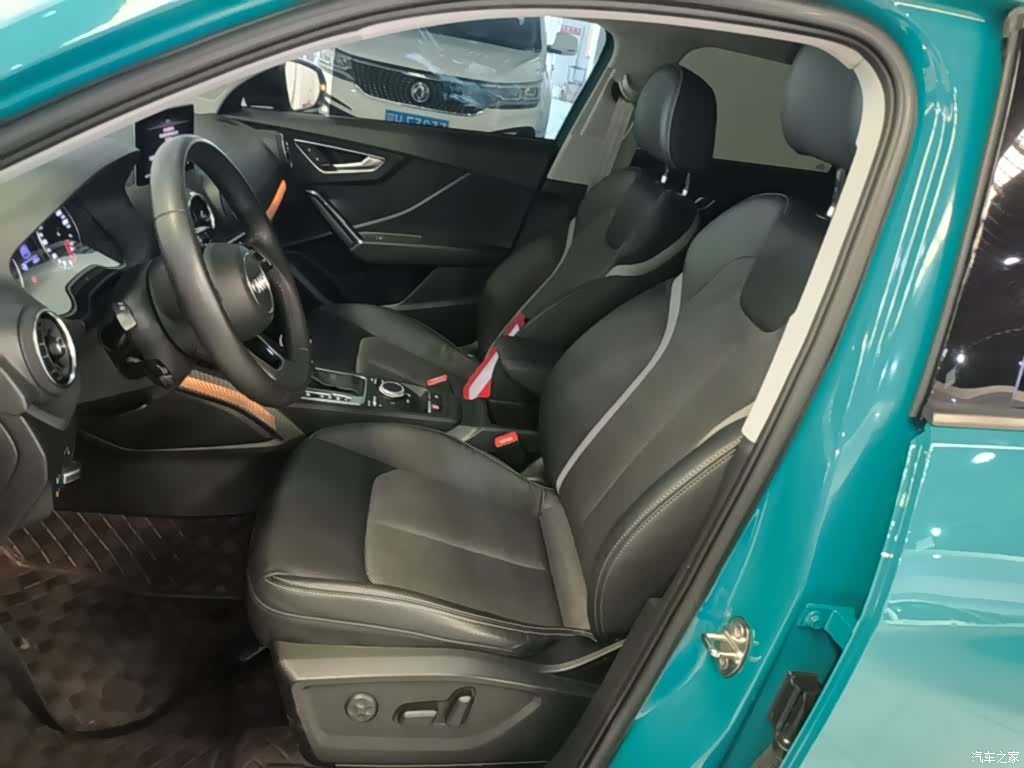 Audi Q2L, 2021 15