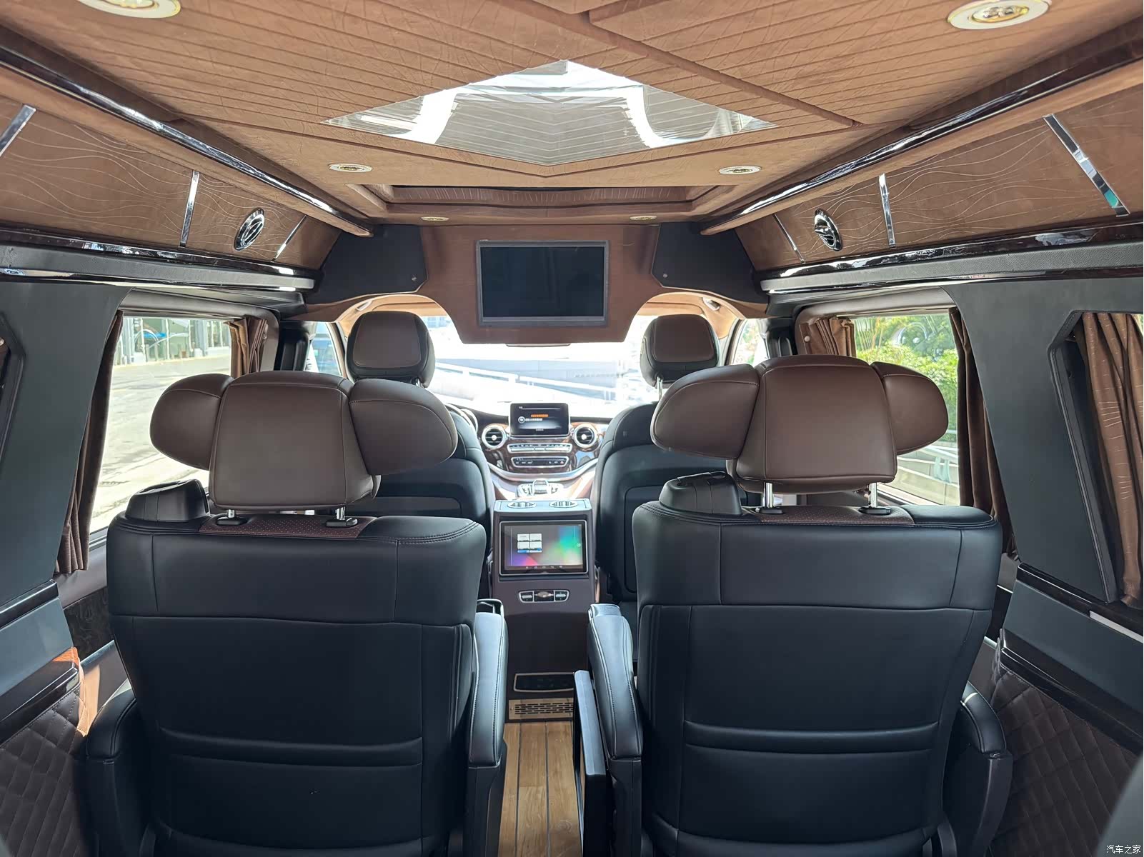 Mercedes-Benz V-Class, 2018 6