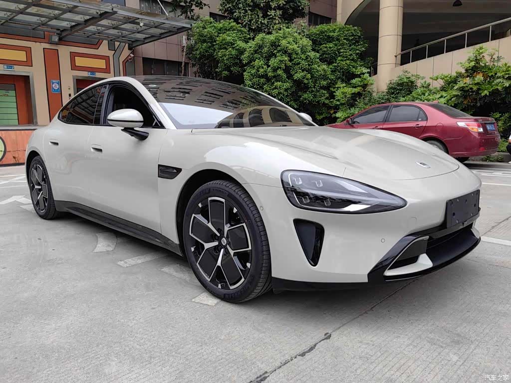 Xiaomi SU7, 2024 3