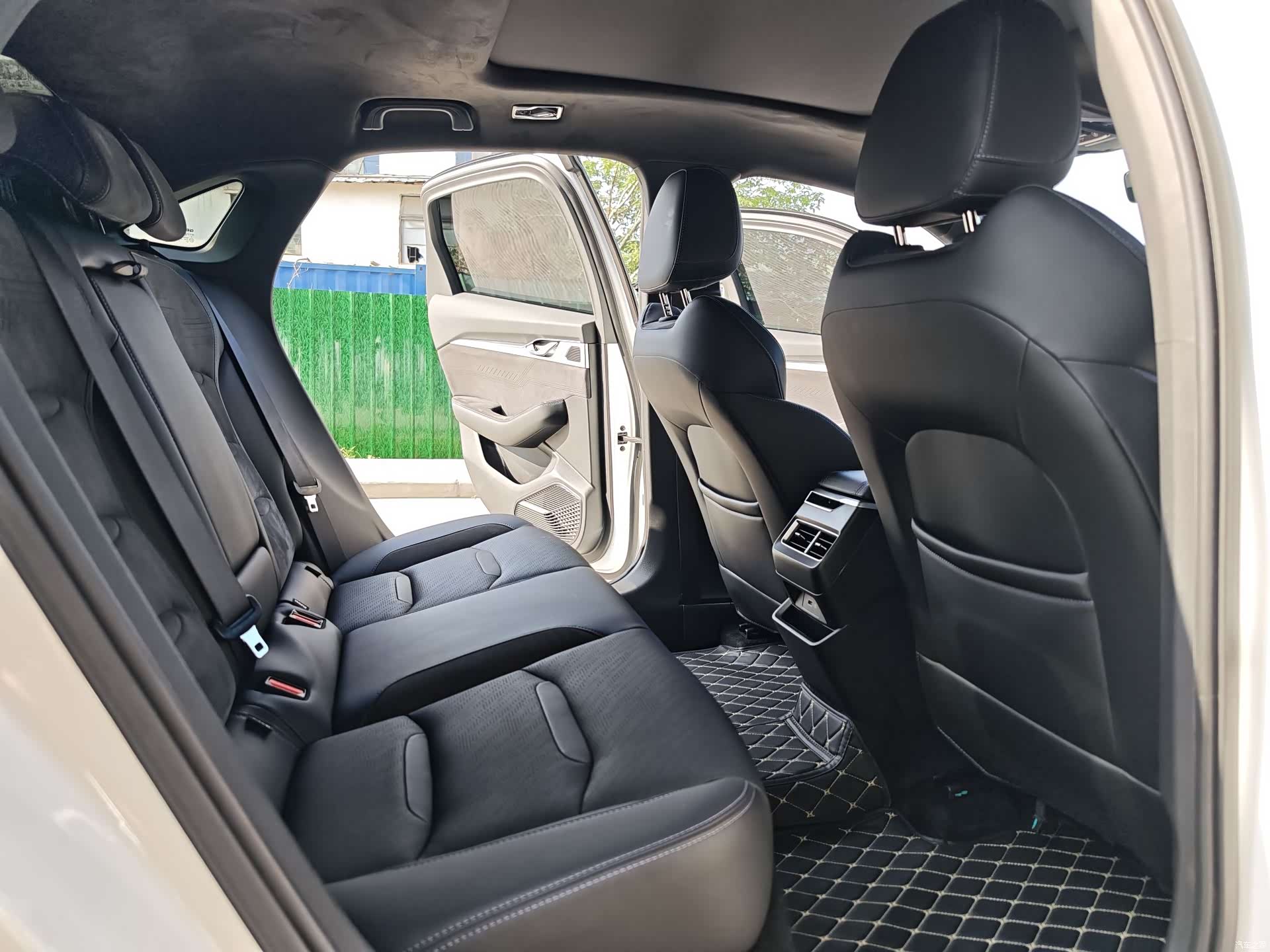 Geely Preface, 2024 9