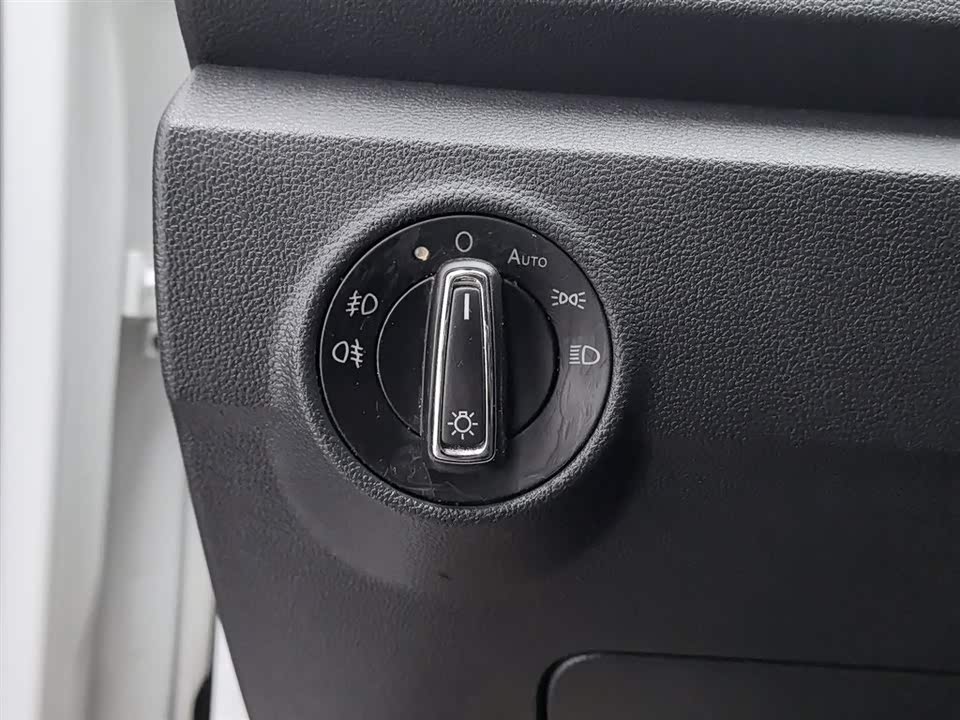 Volkswagen T-ROC exploring Songs