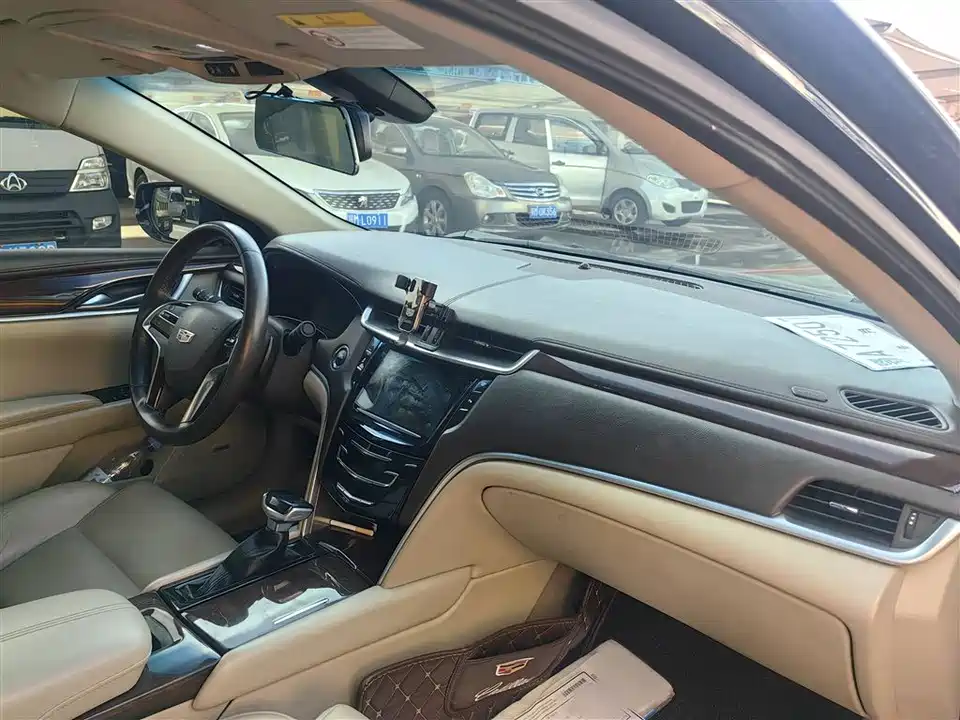 Cadillac XTS