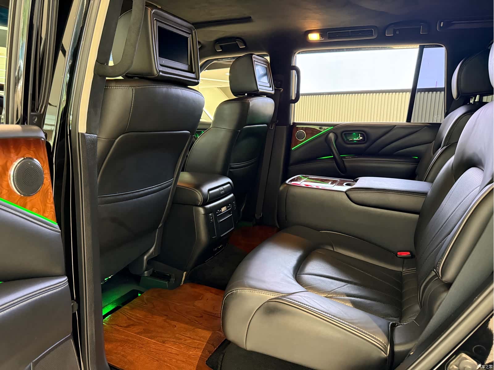 Infiniti QX80, 2017 11