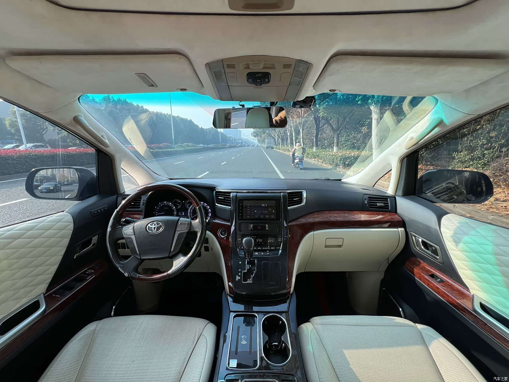 Toyota Alphard, 2012 15