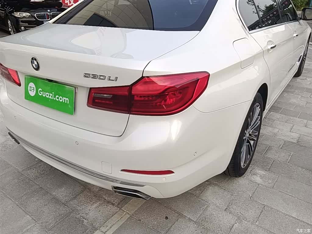 BMW 5 Series, 2018 8