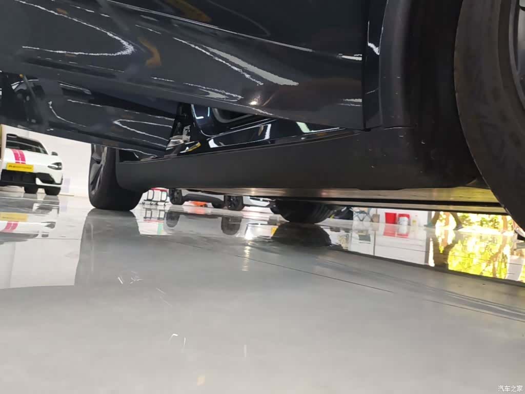 Tesla Model Y, 2025 21