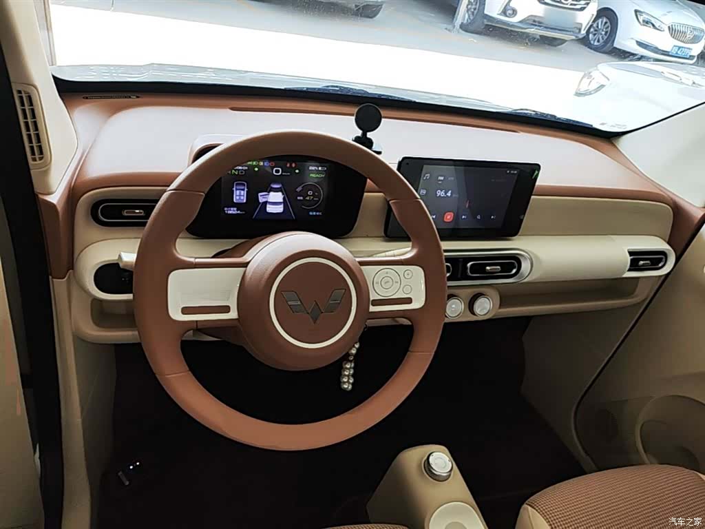 Wuling MINIEV, 2024 10