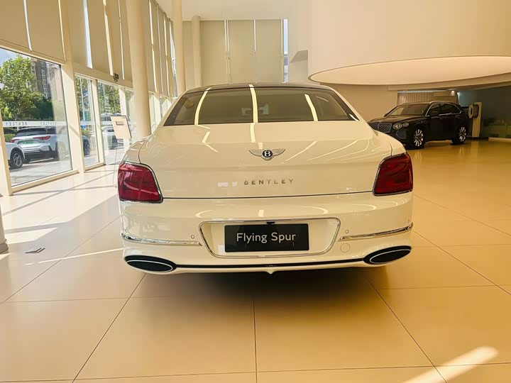 Bentley Flying Spur cha dian hun dong 2026 4.0T V8 biao zhun ban