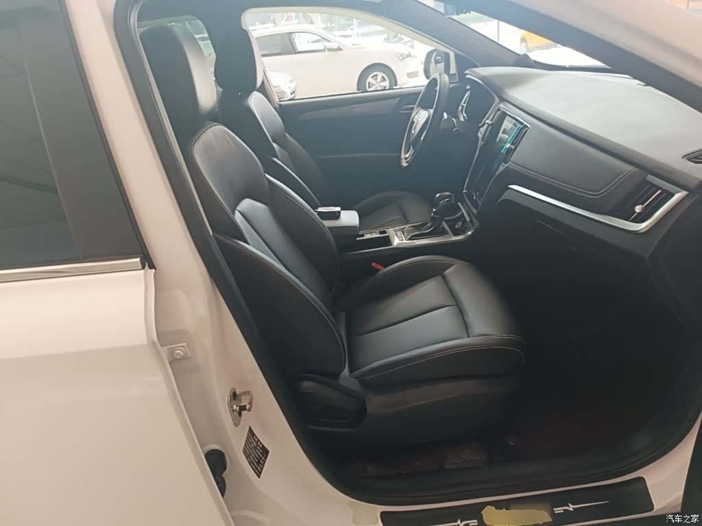 Roewe RX5, 2021 25