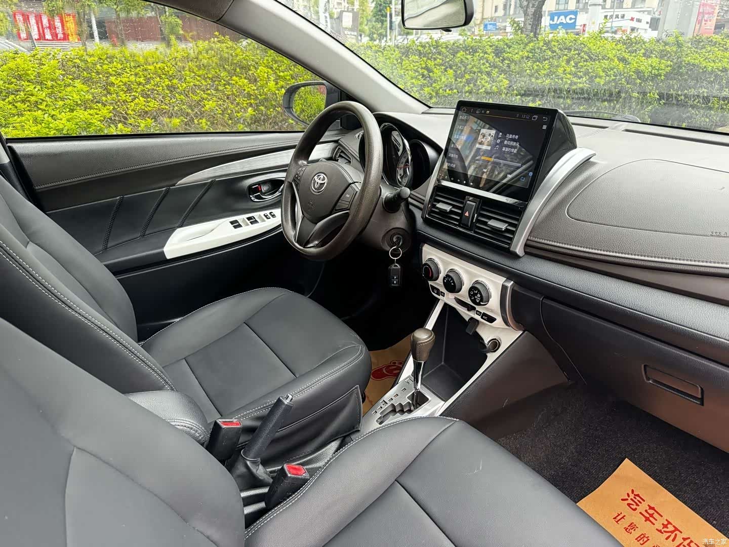 Toyota YARiS L, 2015 10